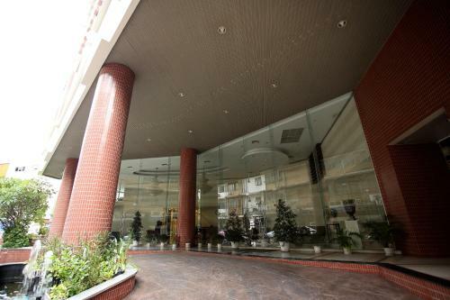 Central Bangkok 2+1 Bedroom Apartment On Soi 18