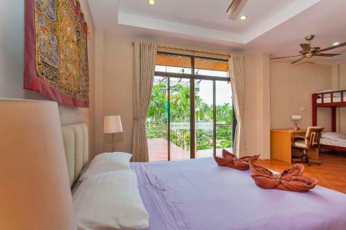 Sunny Villa