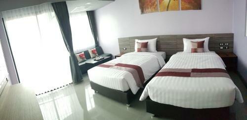 Hotel Lakkhana Poolside Resort
