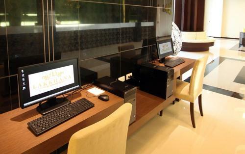 Hotel Lakkhana Poolside Resort