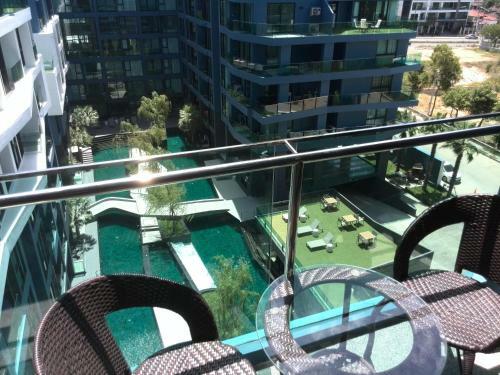 Aqua Apartments