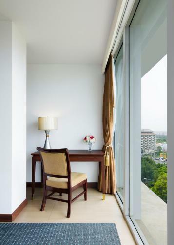 Aiyara Grand Hotel