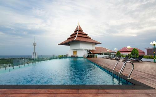 Aiyara Grand Hotel