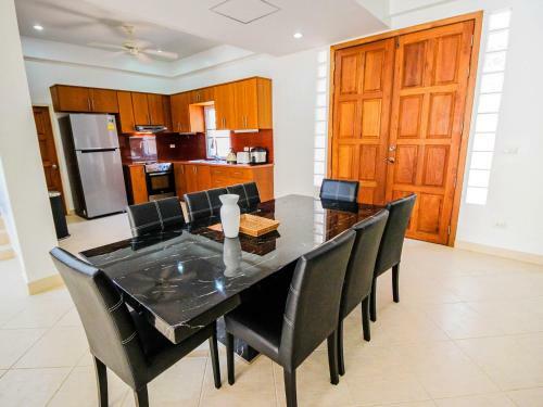 Naklua Pool Villa By Pattaya Sunny Rentals