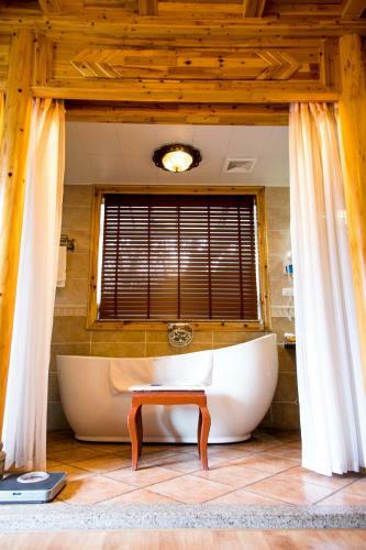 Yangshuo Rosewood Boutique Hotel