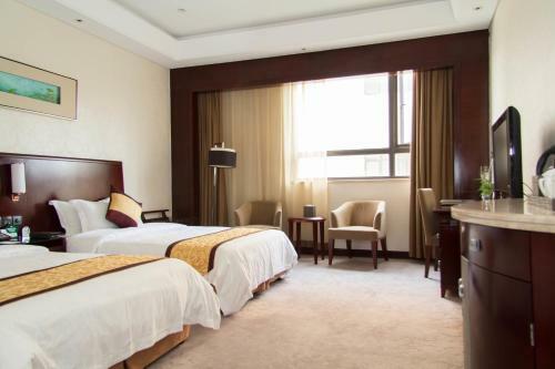 Yizui Crown Hotel