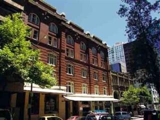 Hostal Base Sydney