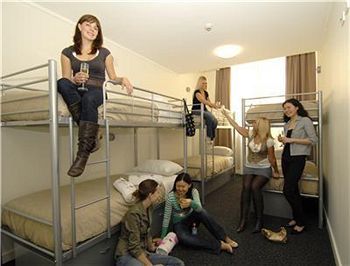Hostal Base Sydney