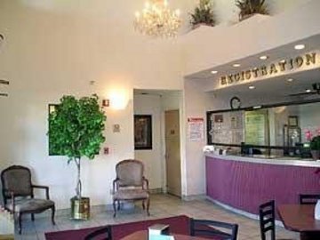 Hotel Comfort Inn  And  Suites