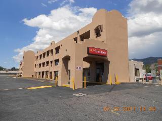Hotel Econo Lodge East