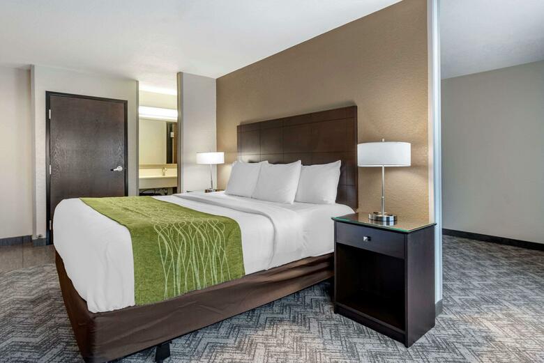 Hotel Comfort Inn & Suites
