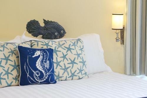 Hotel Sandyport Beach Resort