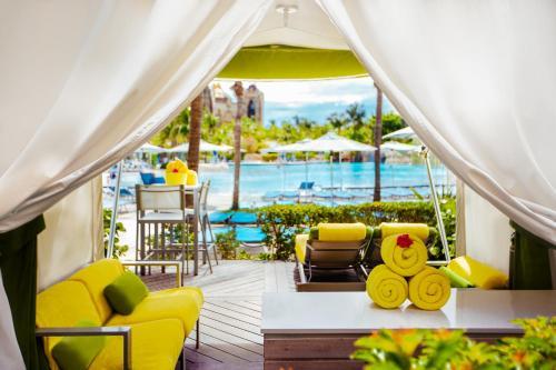 Hotel Beach Tower Atlantis Autograph Collection