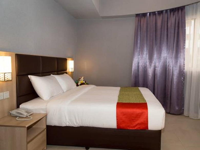 Flora Square Hotel