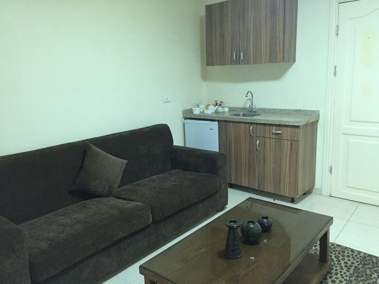 Zaina Plaza Hotel
