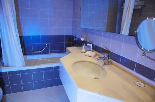 Grand Belle Vue Hotel Apartment Dubai