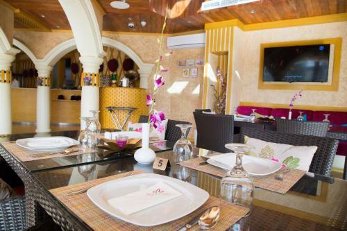 Al Gosaibi Hotel