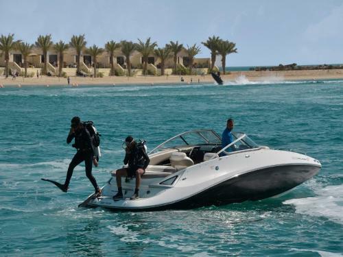 Hotel Dana Beach Resort