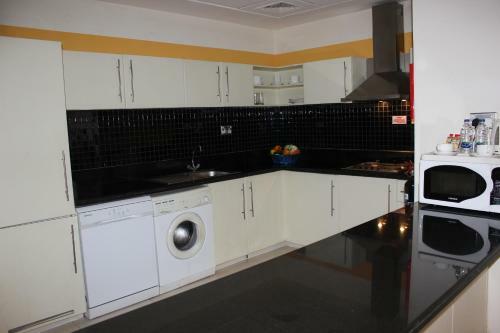 Royal Ascot Hotel Apartment - Kirklees 2