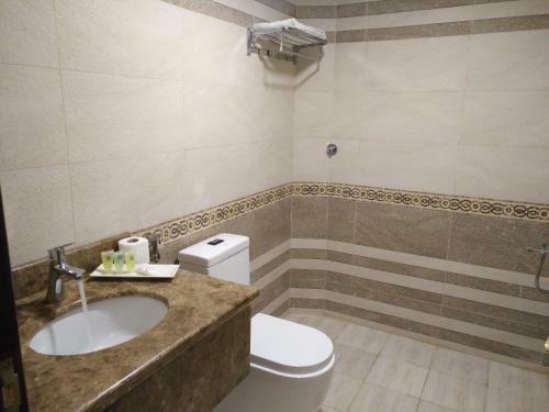 Apartamento Crown Glory Hotel Suites