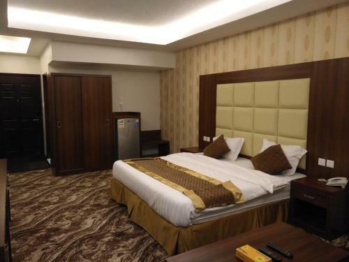 Apartamento Crown Glory Hotel Suites