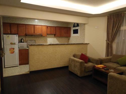 Apartamento Crown Glory Hotel Suites