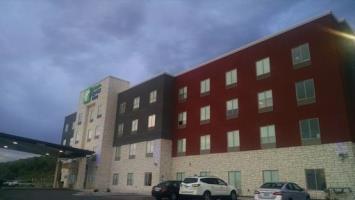 Hotel Holiday Inn Express & Suites Price