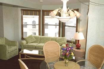 Glenmore Plaza Hotel