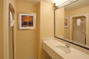 Hotel Quality Inn & Suites