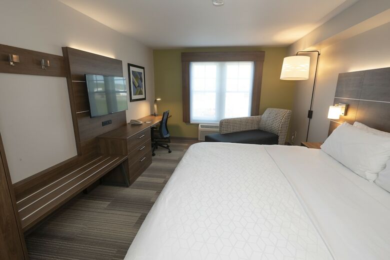 Holiday Inn Express Hotel & Suites Iron Mountain