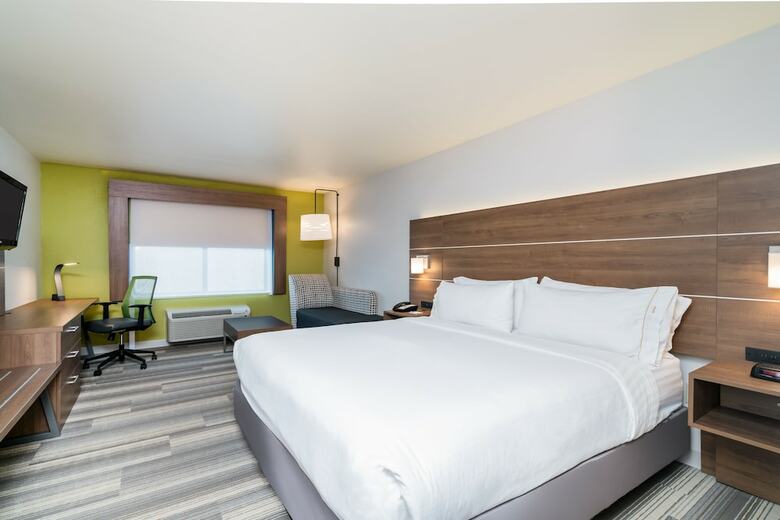 Holiday Inn Express Hotel & Suites Rocky Mount