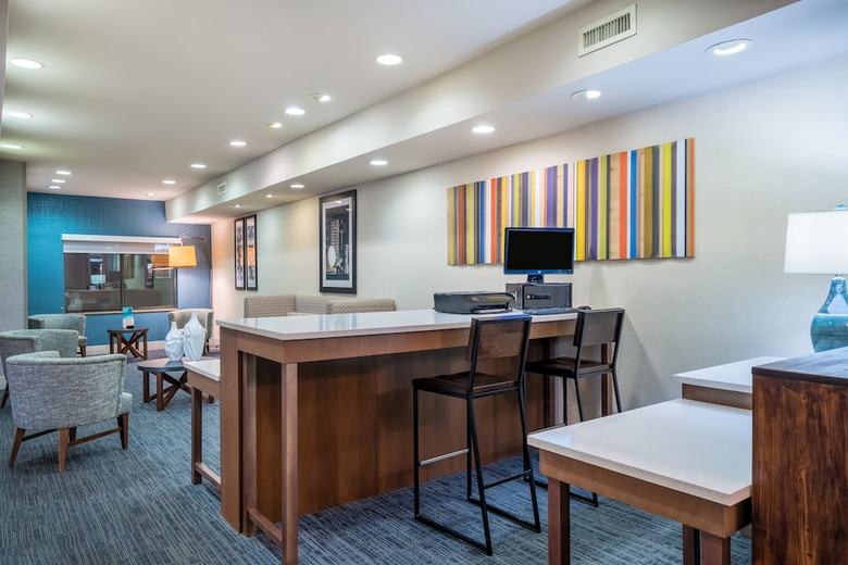 Holiday Inn Express Hotel & Suites Rocky Mount