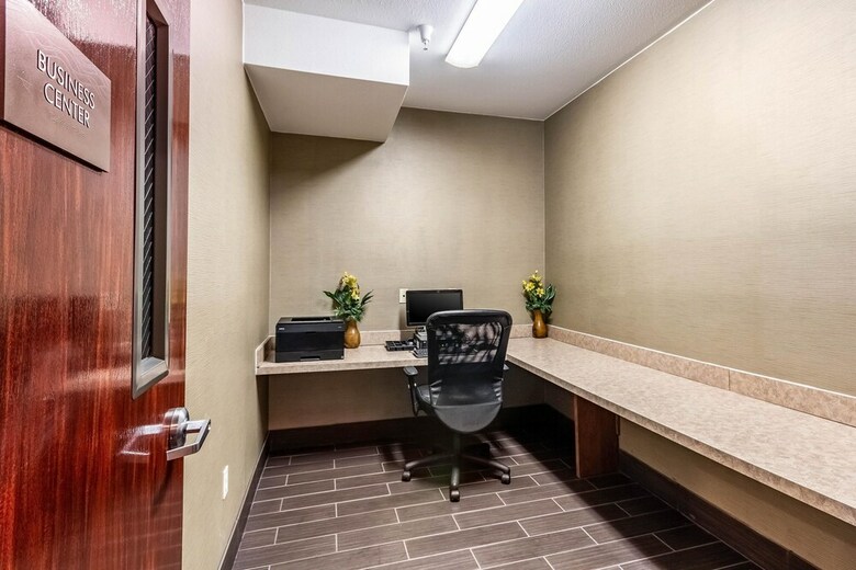 Hotel Comfort Inn And Suites