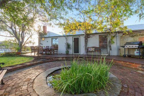 The Fremantle Stone Cottage