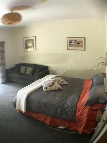 Essons Valley Farmstay B&B