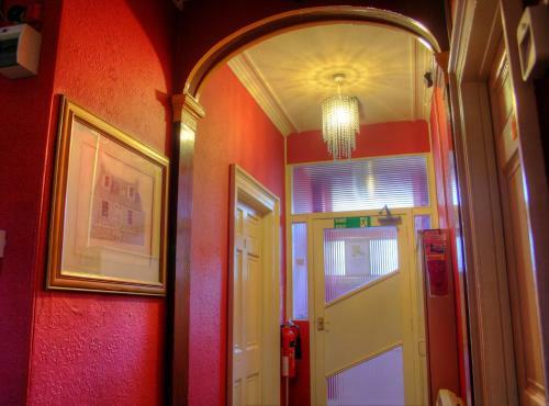 Hostal Atticus Central Guest House