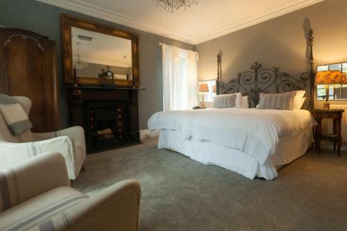 Hotel Meifod Country House