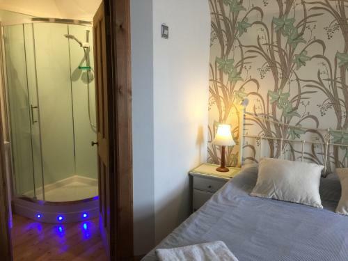 Hostal Bank House Guest House