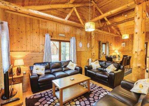 Woodland Park Lodges