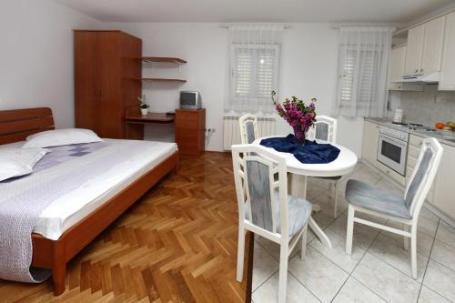 Apartments Blato