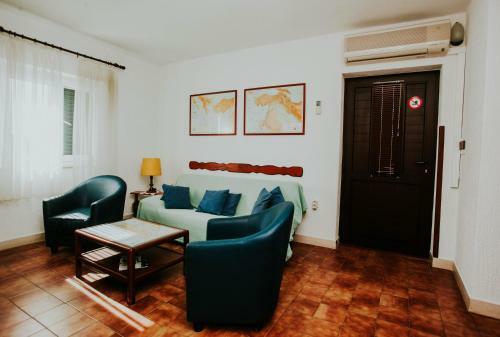 Apartments Doulos