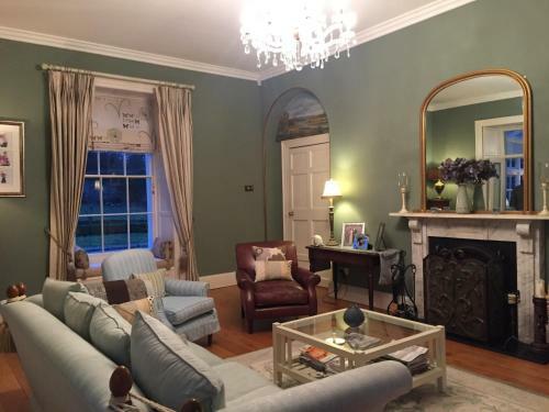 Bed & Breakfast Larchmount House