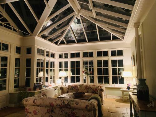 Bed & Breakfast Larchmount House