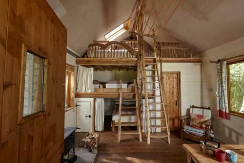 Lodge Swinton Bivouac