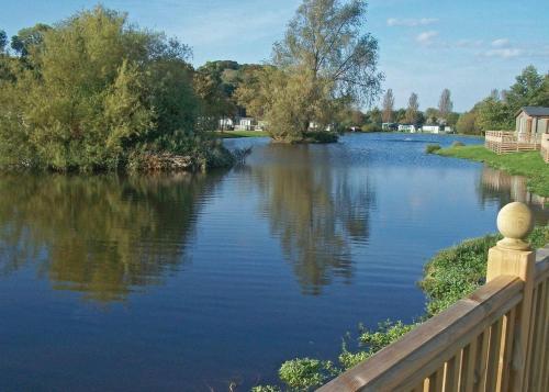 Riverside Country Park