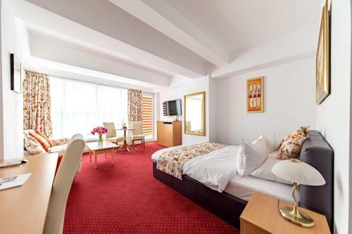 Caesar's Downtown Aparthotel