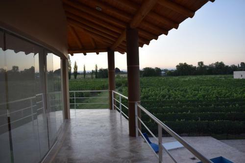 Hotel Chaglasian Wine & Suites