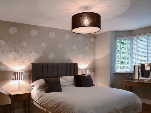 Grovelands Lodge