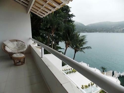 Casa Grande Em Angra