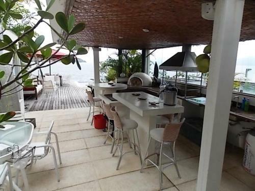 Casa Grande Em Angra